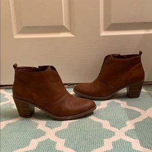 Kim Rogers size 9.5 wedge heel boots